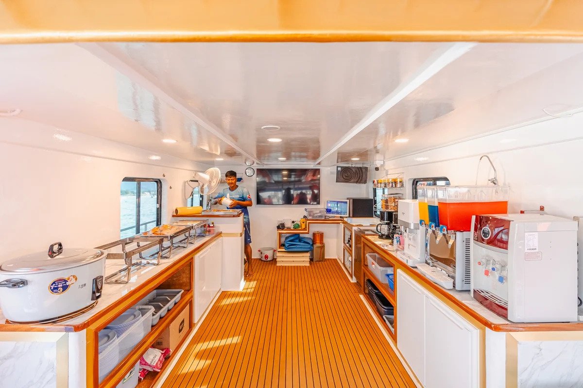 Premium onboard refreshment and dining area on Seafarer Divers Phuket dive boat